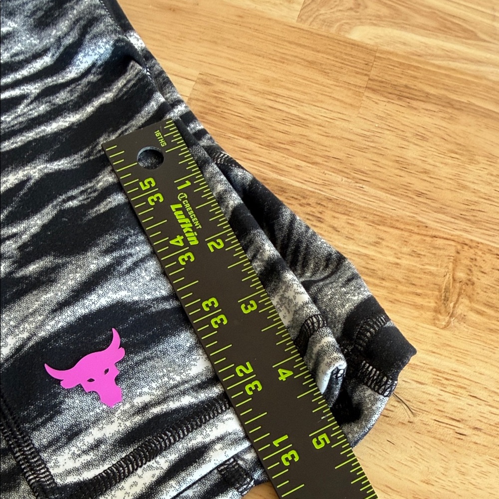 Women's Black and Gray Patterned Shorts - Picture 10 of 10